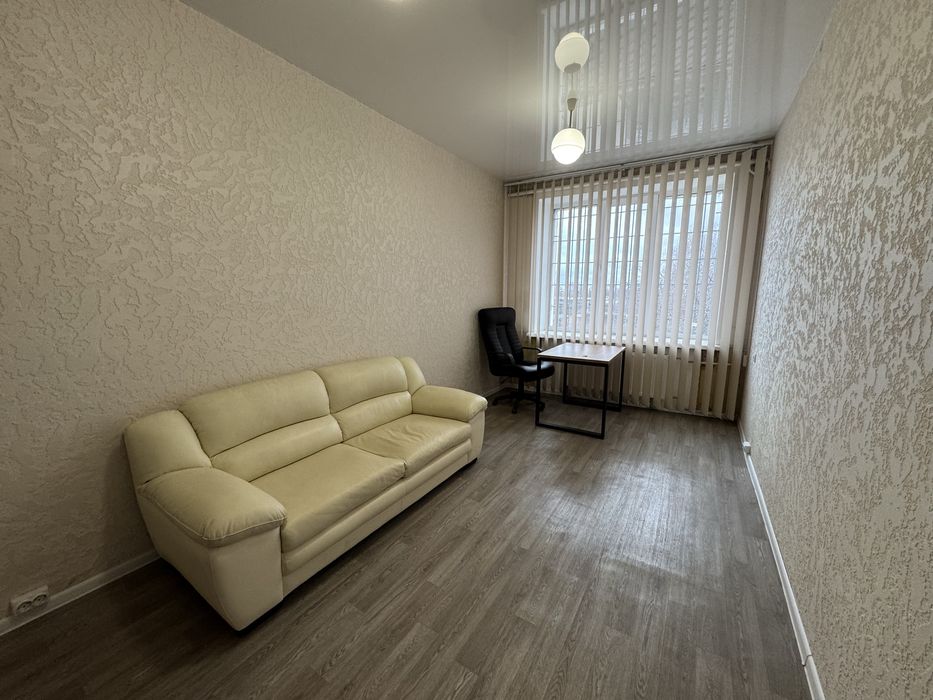 Офіси з ремонтом і меблями по 17 м2 за 3000 грн плюс світло