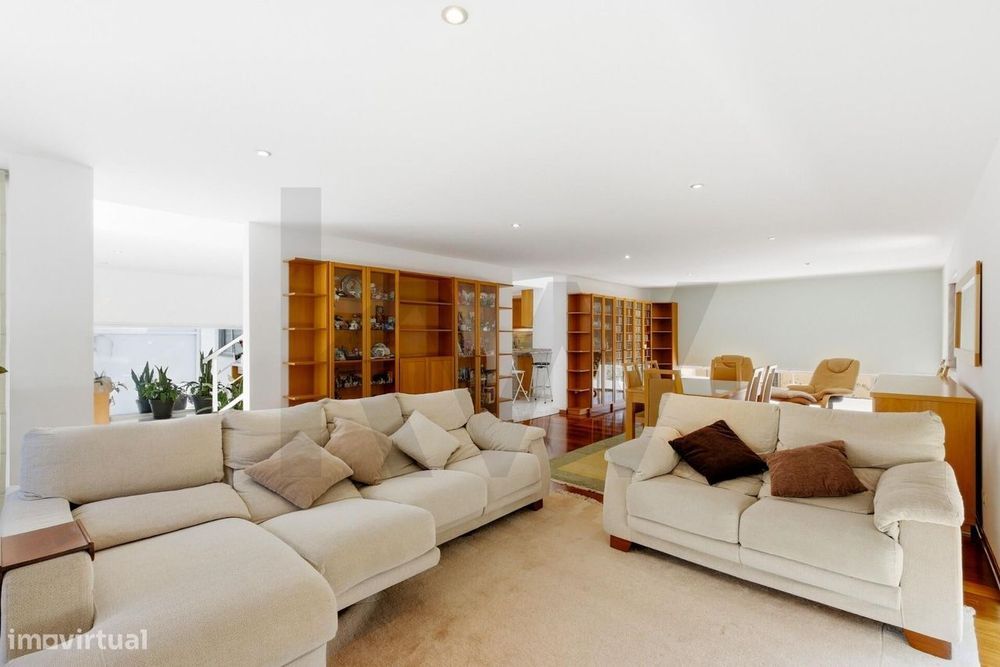T3 Detached House with Garage in Loures, Lisbon