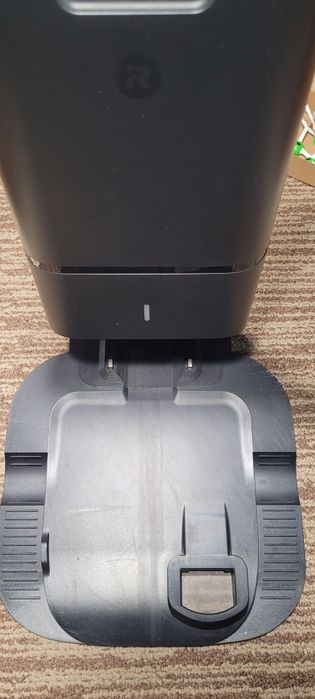 iRobot Roomba i7+, Na gwarancji, Czarny, z samoczyszczącą stacją