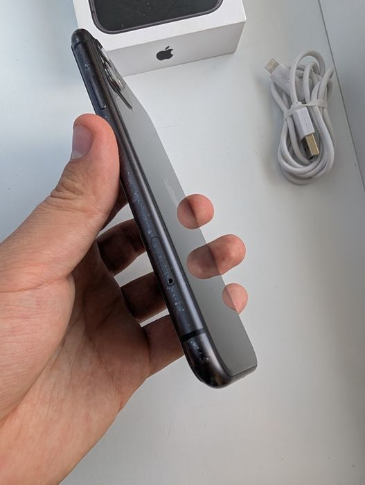 iPhone 11 128GB, хороший стан, повністю робочий