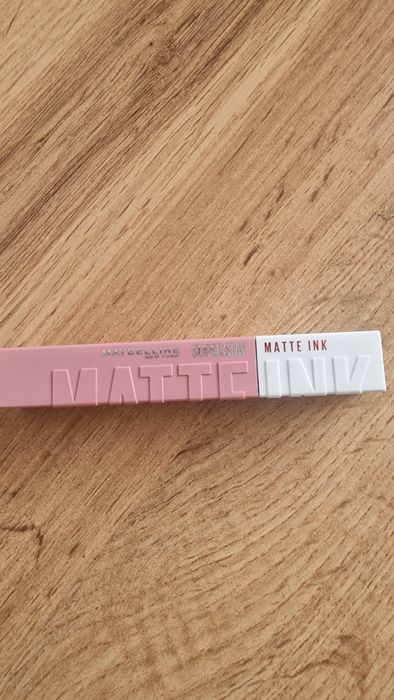Maybelline super stay matt 10 dreamer