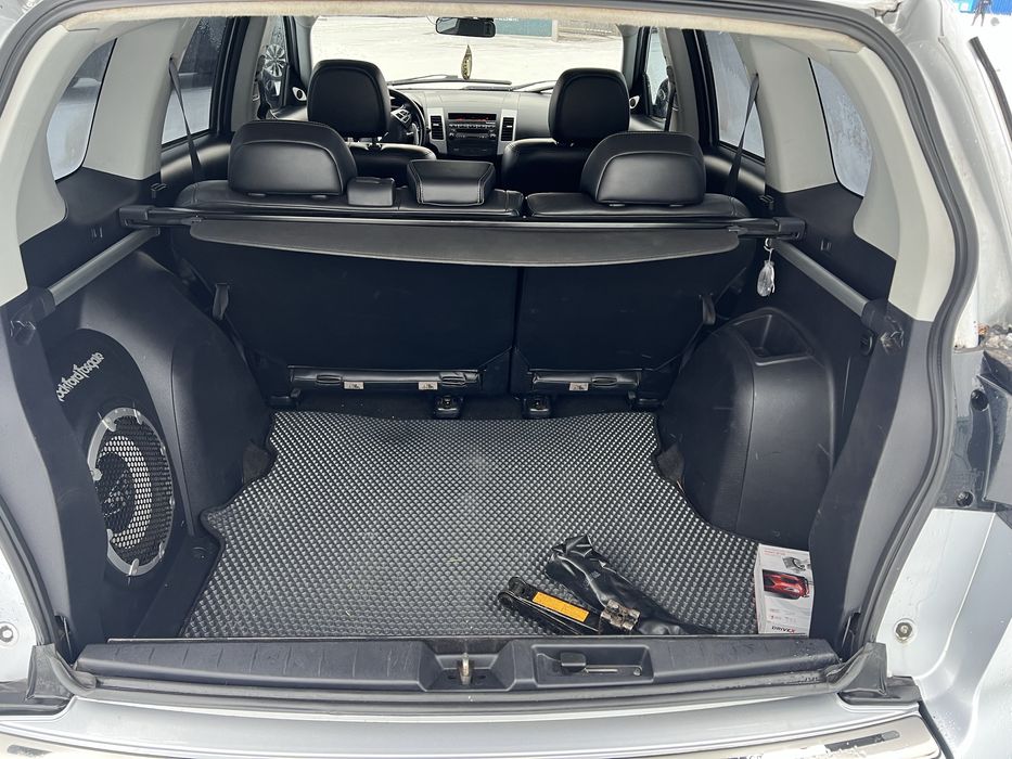 Продам Outlander XL