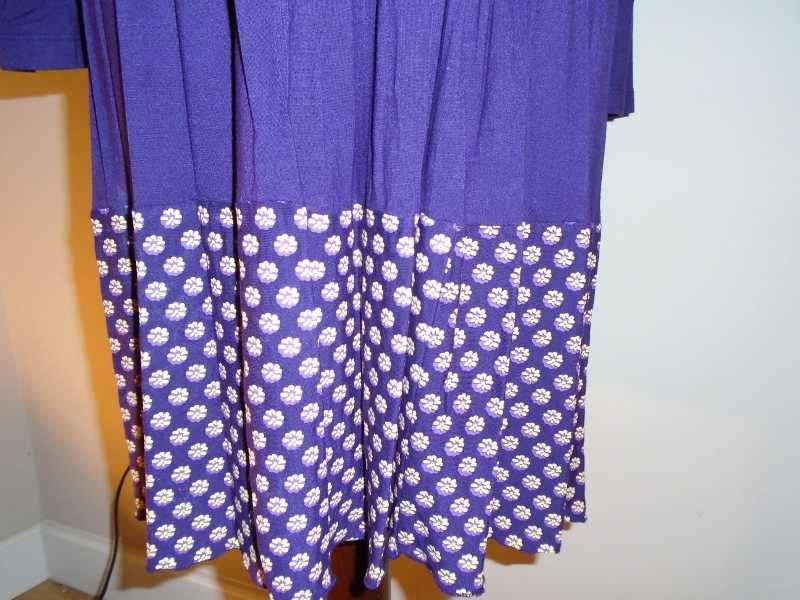 Vestido algodão lilás e barra com florinhas