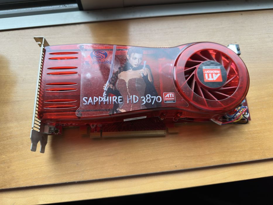 GPU AMD ATI HD 3870 com 512MB ligação PCI Express 2.0 x 16