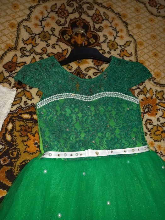 Святкова пишна сукня на дівчинку 5-7років