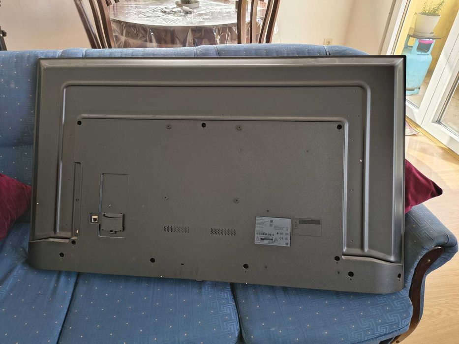 TV Samsung 50" 4K para peças – modelo UE50AU7025