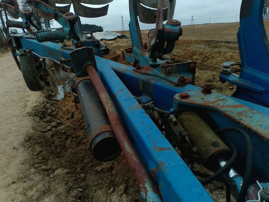 Pług obrotowy overum  kverneland rabe werk