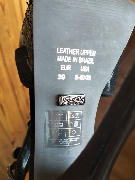 Босоножки черные замшевые с камнями 39 "Buffalo"