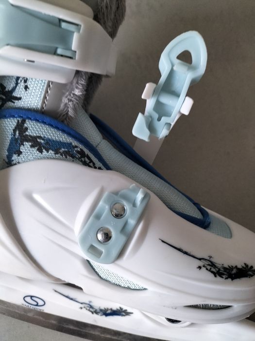 Łyżwy regulowane: 32-35 SMJ Sport