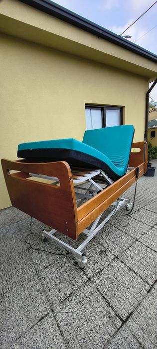 Cama articulada elétrica e elevatória hospitalar