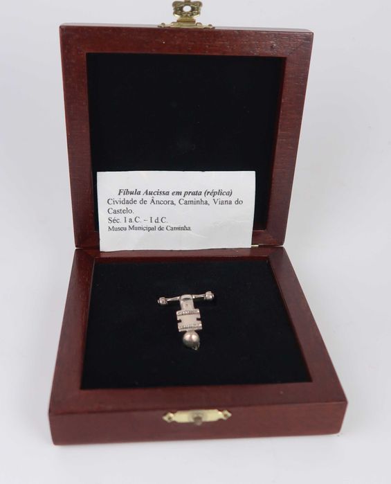 Fíbula Aucissa (replica) em prata - Caminha
