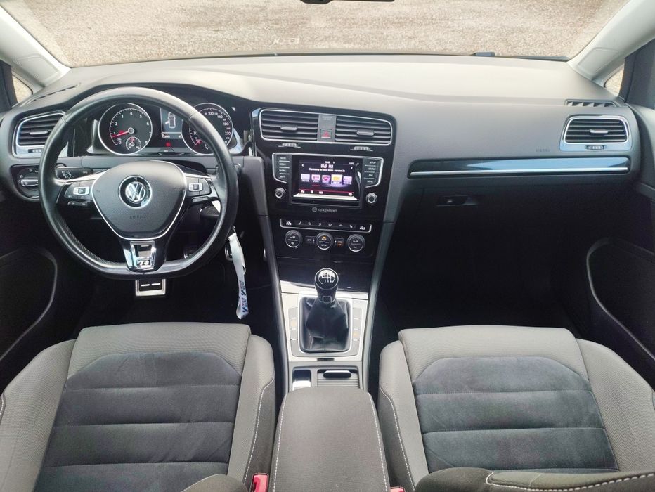VW Golf   Bezwypadkowy przebieg 132ooo km Salon Polska