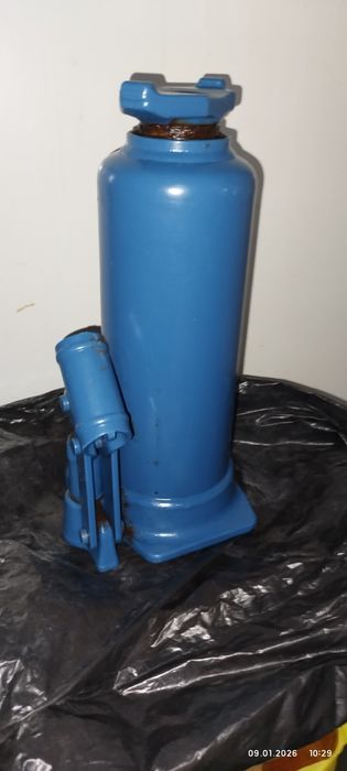 Домкрат Мерседес 12 тонн