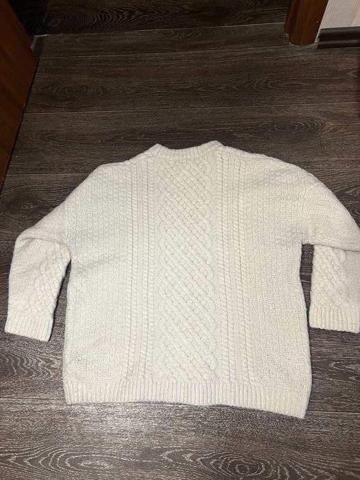 Продам светр Mango