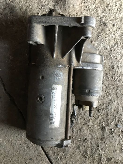 Стартер Reno Valeo б/у