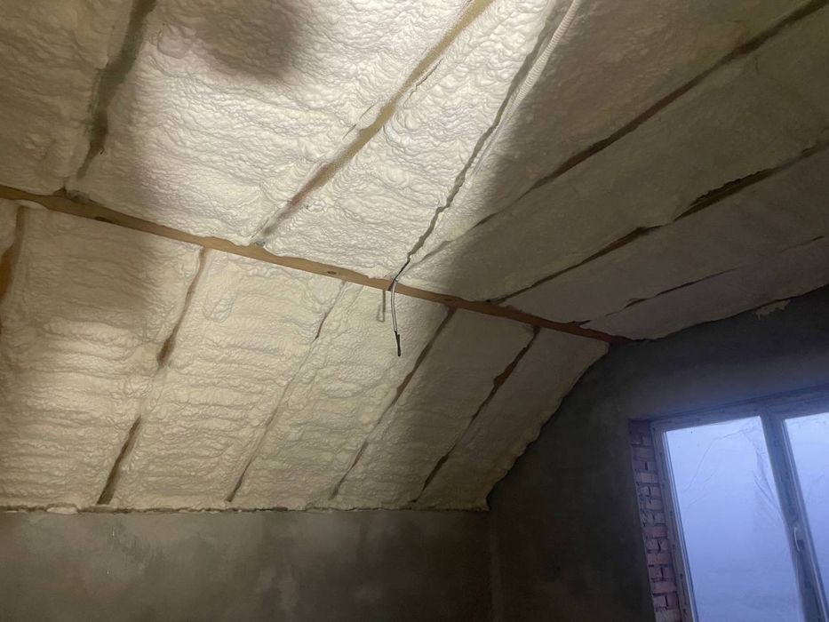 Утеплення даху поліуретаном. Піною. ППУ. Шумоізоляція мансарди