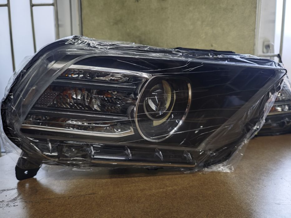 Nowe Reflektory Lampy Mustang V 2013 LED 2014