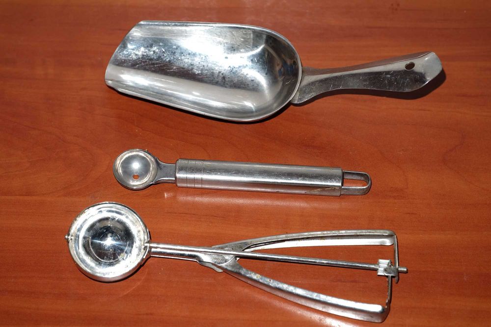 Ложка для мороженного, захват для забора мороженного.