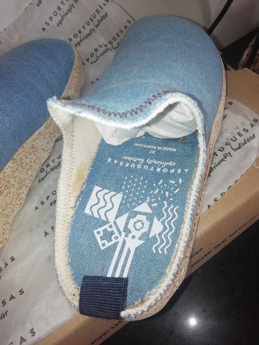 Vendo sapatos portuguesas novas
