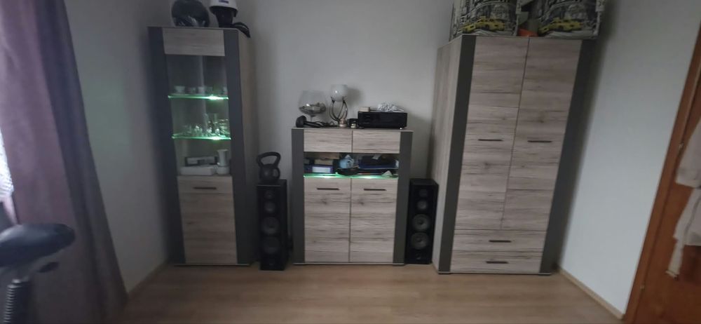 Sprzedam zestaw mebli pokojowych