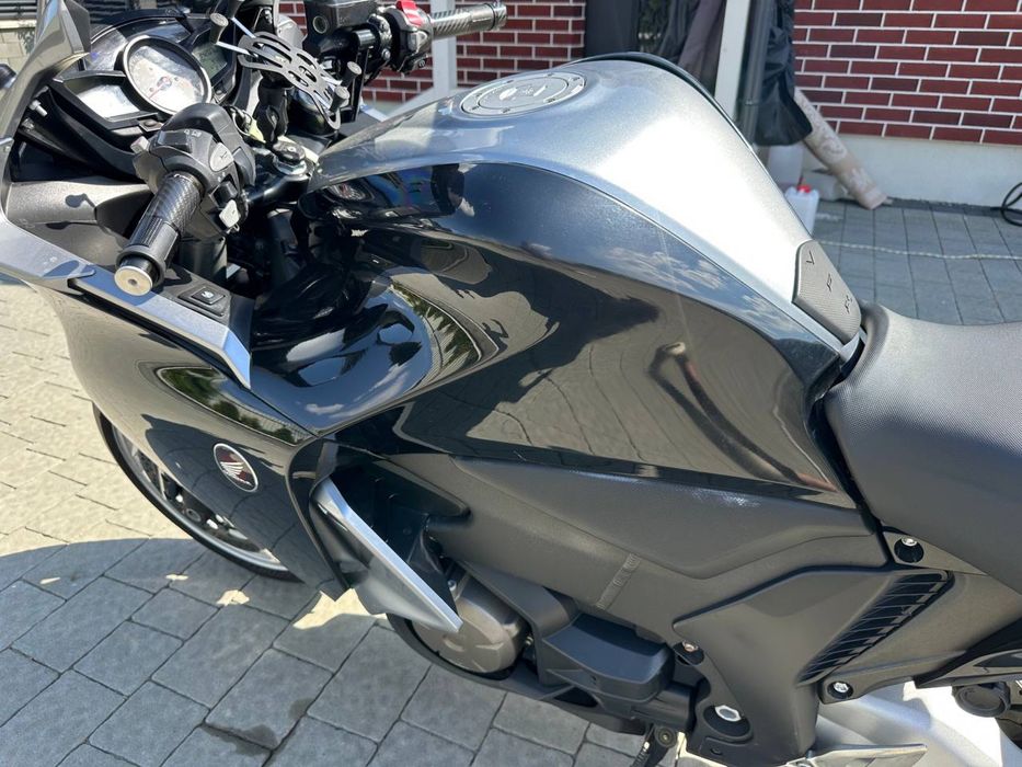 Продам Honda VFR 1200
