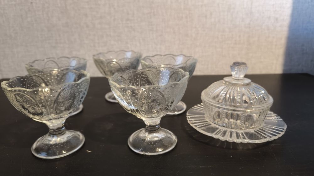 Zestaw 5 salaterek wraz z Cukiernica, Medaliony Ząbkowskie