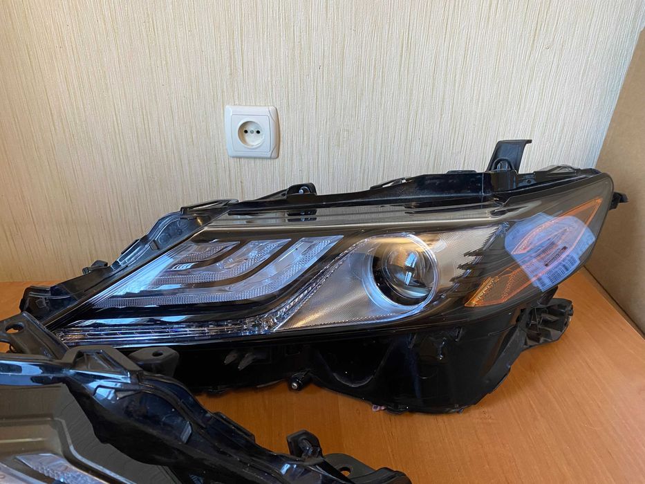 ОРИГІНАЛ Фари Toyota Camry 70 (2018–2024) FULL LED XLE/XSE ліва права