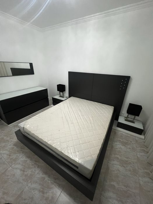 Cama de exposição como nova