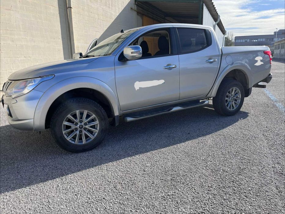 Mitsubishi L200 4x4 Cabine Dupla Intense HP