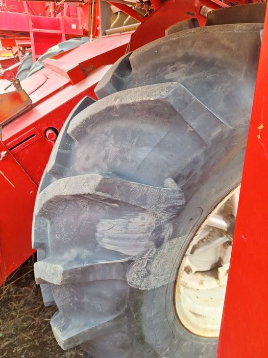 Комбайн Massey Ferguson 20