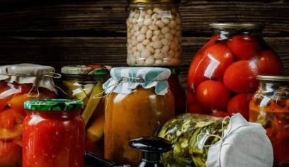 Їжа їжа їжа консервовані