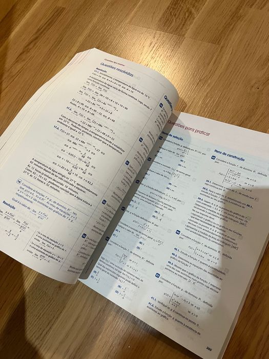 Livro de preparação para o exame matemática A 11 ano