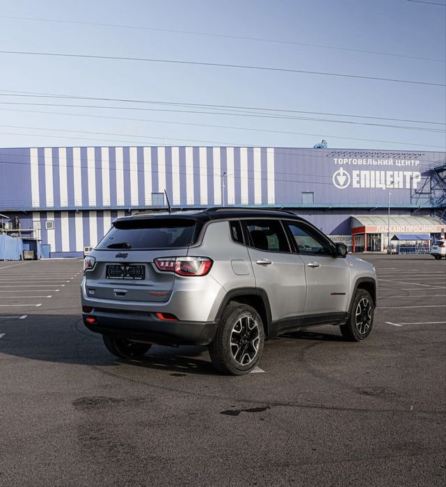 Продам машину jeep compas trailhawk