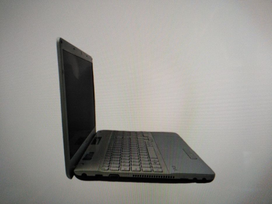 Selling Sony laptops with Windows 10, comes with large monitor64283953799425122