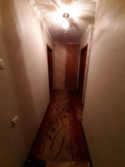 Продається двокімнатнак вартира на Новомиколаївці.