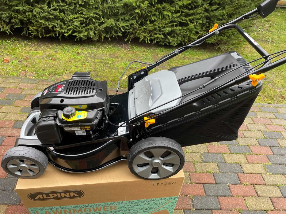 Kosiarka spalinowa Alpina  NA KLUCZYK z napędem silnik BRIGGS&STRATTON