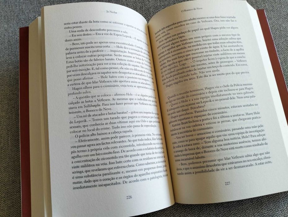 Livro "O boneco de neve" Jo Nesbo