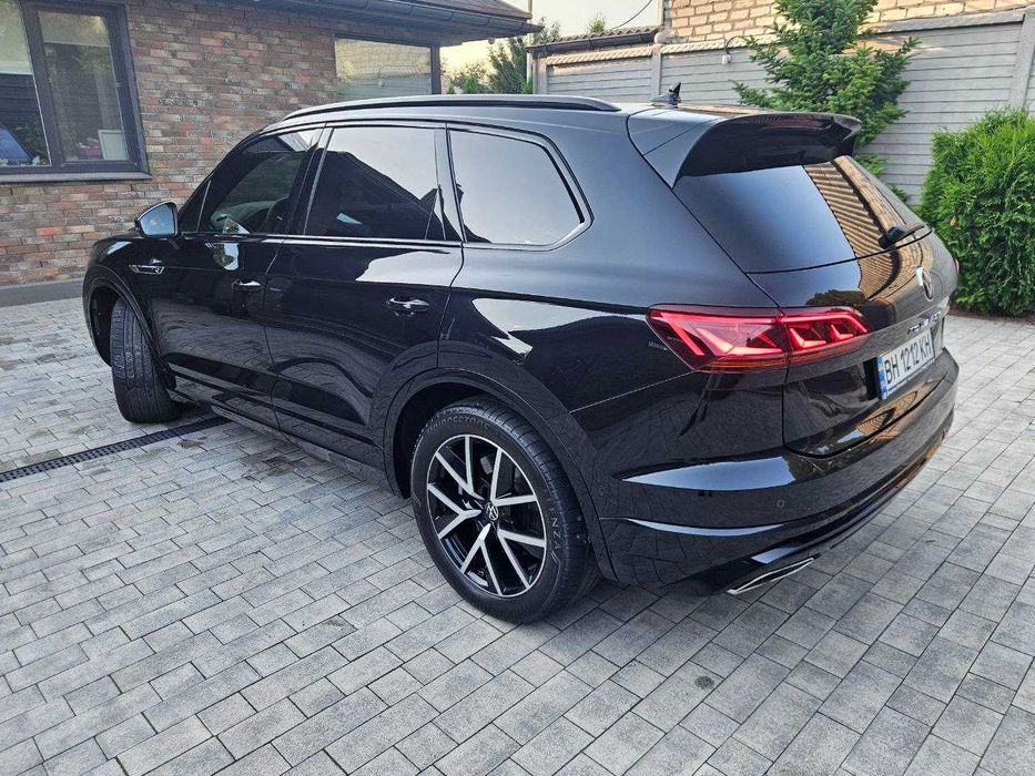 Volkswagen Touareg 2021 VIN WVGZZZCRZND008040 фото оголошення 3 з 15