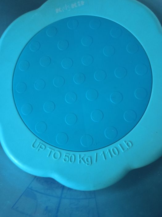 Wiaderko do kąpieli noworodka.