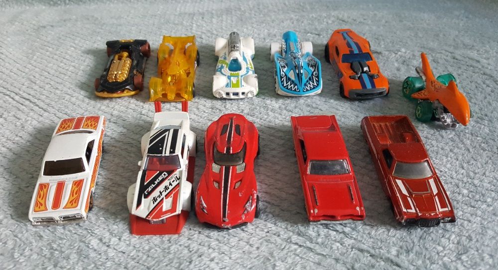 Resoraki Hot wheels - 11 szt.