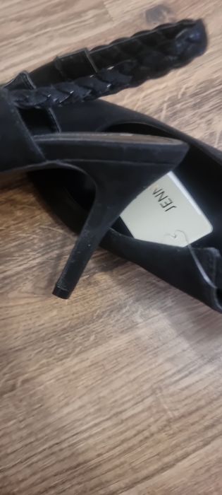 szpilki odkryta pięta