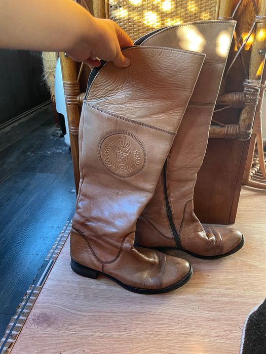 Bota em pele até ao joelho. Tam 38
