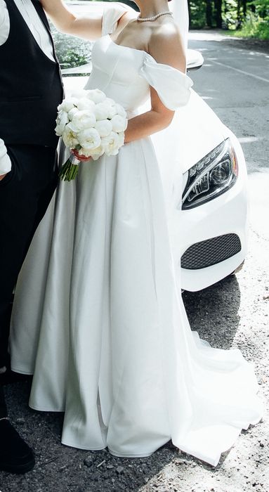 Весільна атласна сукня нареченої,свадебное платье айвори