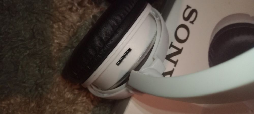 Навушники Sony MDR-ZX330BT