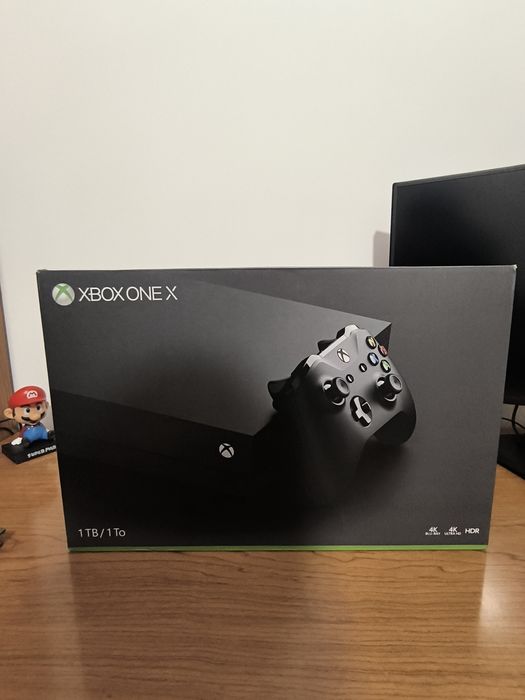 Xbox One X (com caixa)