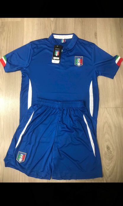 Розпродаж футбольних форм для дітей