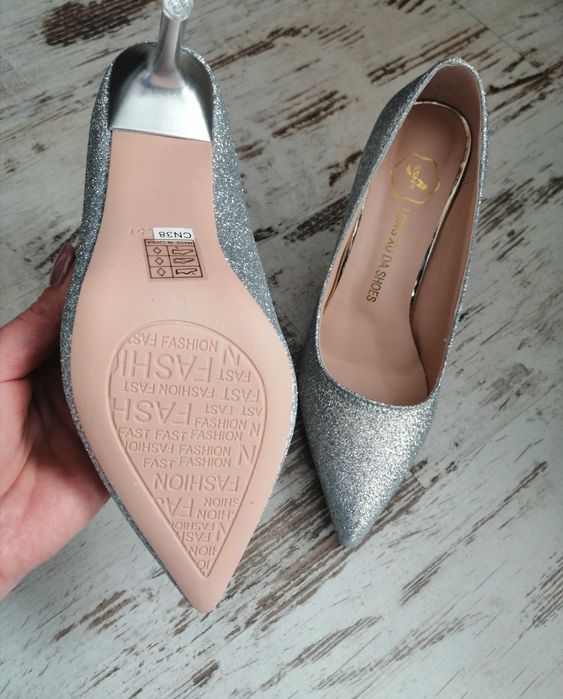 Nowe szpilki 38 brokatowe srebrne błyszczące sylwester studniówka