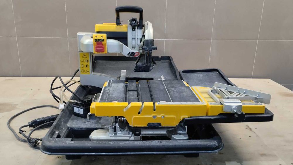 Плиткоріз DeWALT D24000