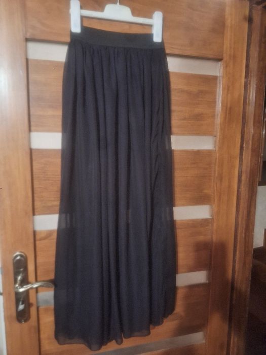 Spódmica w rozmiarze M/L,stan bardzo dobry.