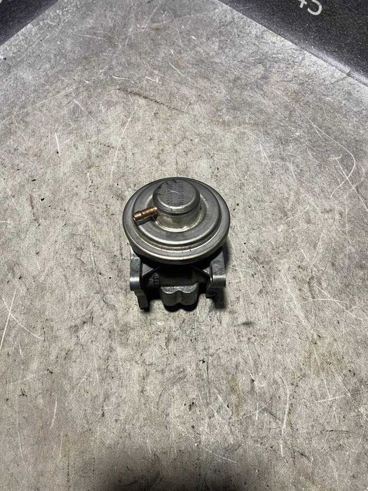 Клапан EGR рециркуляції газів VAG 1.9 TDI 038131501AN 038129637D